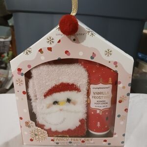 Simple Pleasures Santa Foot Care Set